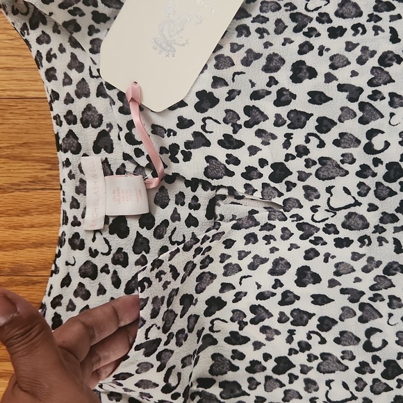 NWT Rachel Ashwell blouse gray/ cream/black size medium - Picture 2 of 5